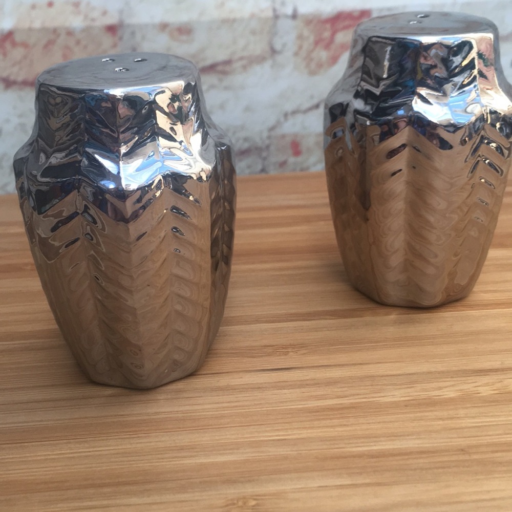 Elegant Ceramic Metallic Pewter Salt & Pepper Shaker Tableware Set